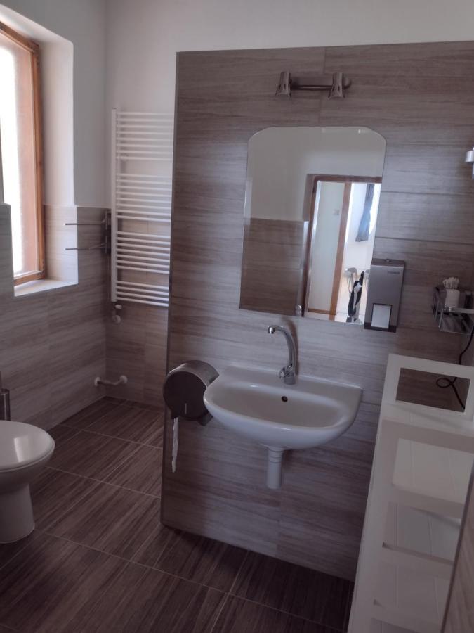 Bara Haz Villa Tvrdosovce Luaran gambar