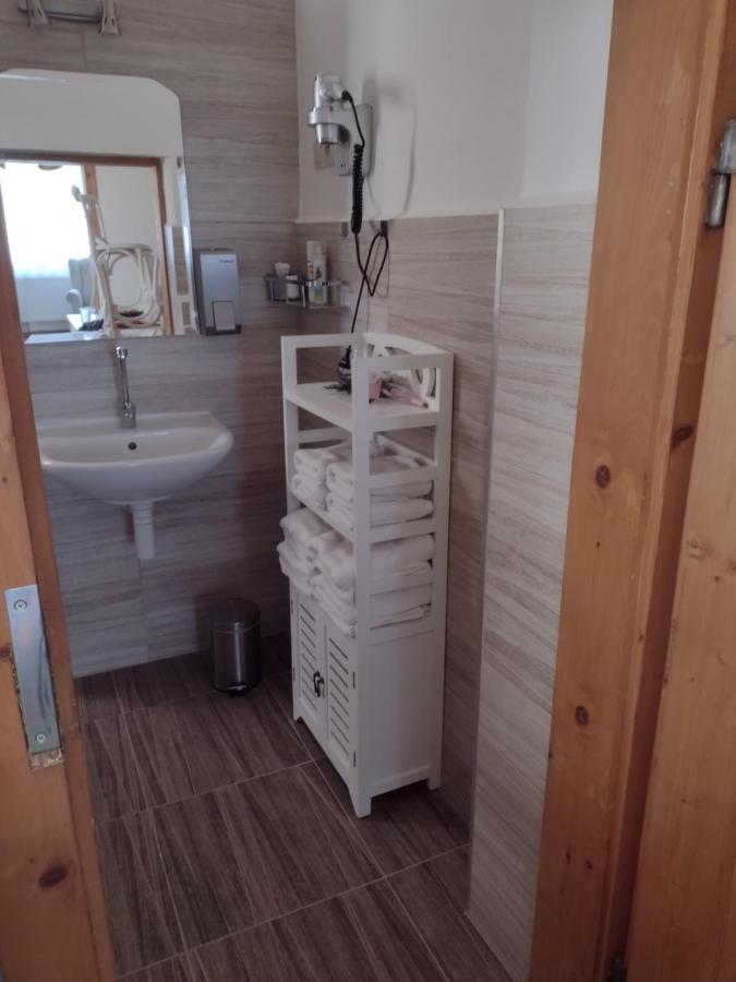 Bara Haz Villa Tvrdosovce Luaran gambar