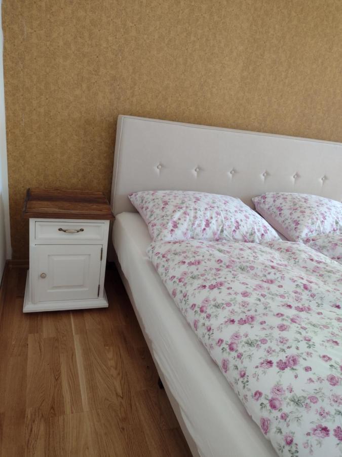 Bara Haz Villa Tvrdosovce Luaran gambar