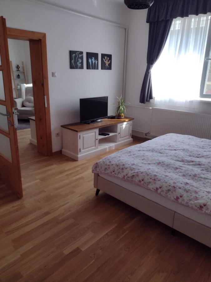 Bara Haz Villa Tvrdosovce Luaran gambar